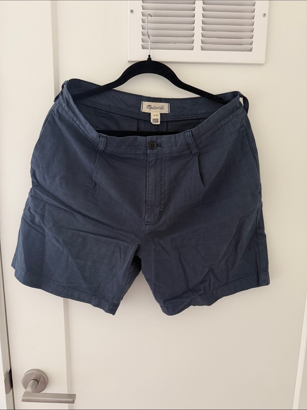 Madewell Men’s Slate Blue Pleated Cotton Shorts